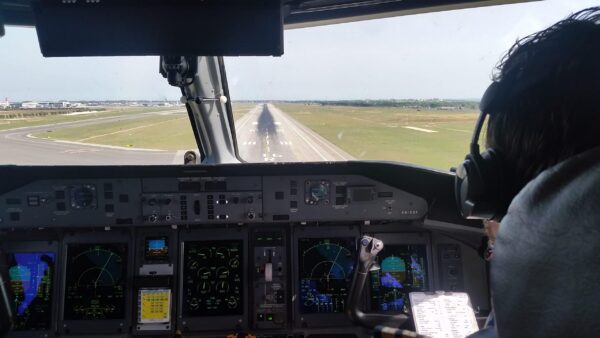 Landing a Q400 in Rome Airport from a Croatia Airline Q400