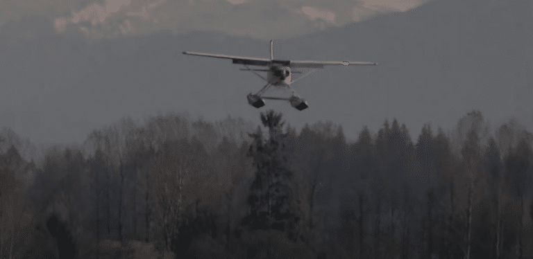 Landing a float plane
